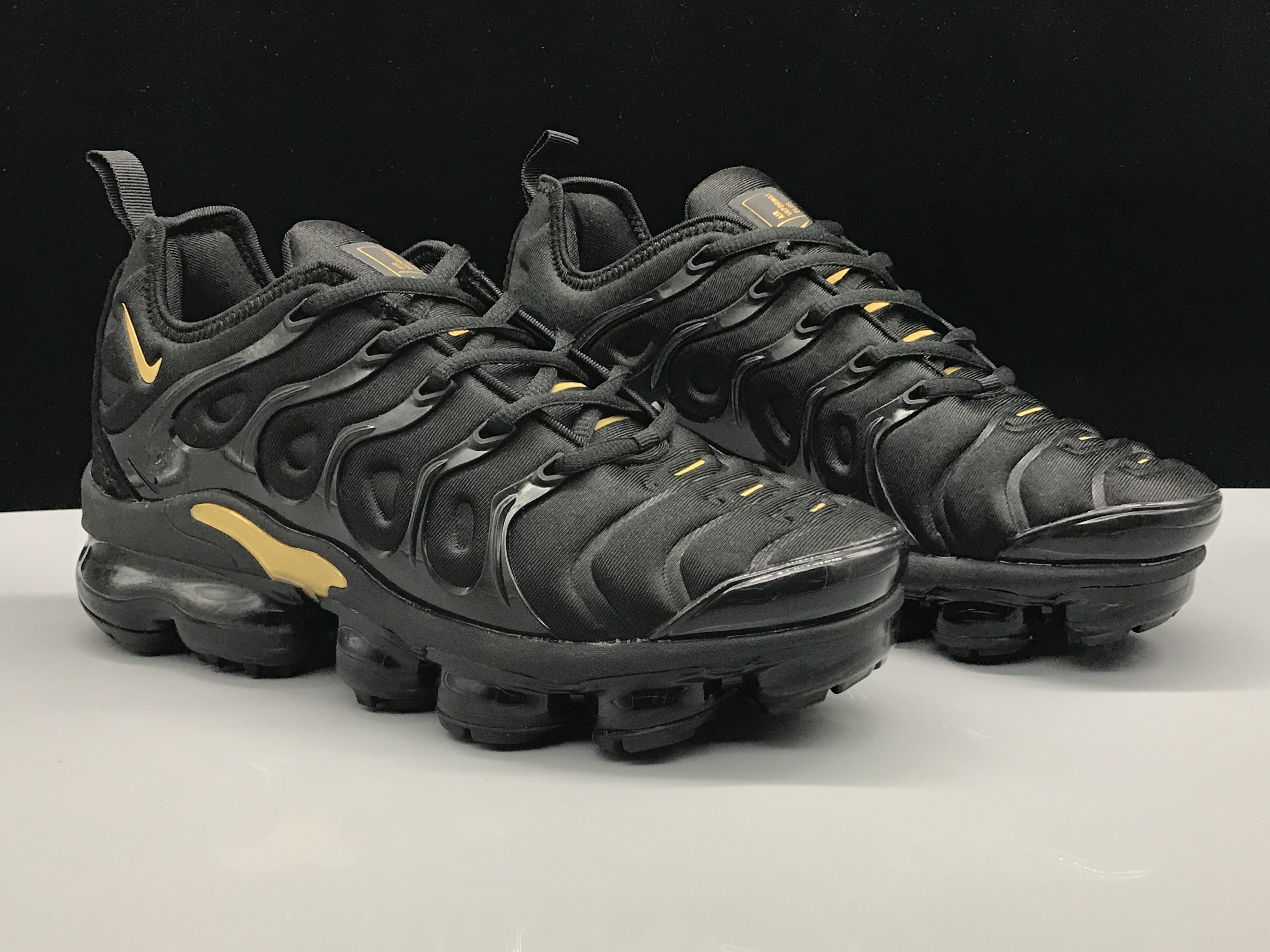 air max plus gold womens